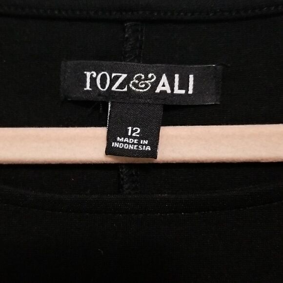 Roz & Ali black, short sleeved dress with gold rivets. Size 12. NWOT. - Picture 2 of 5